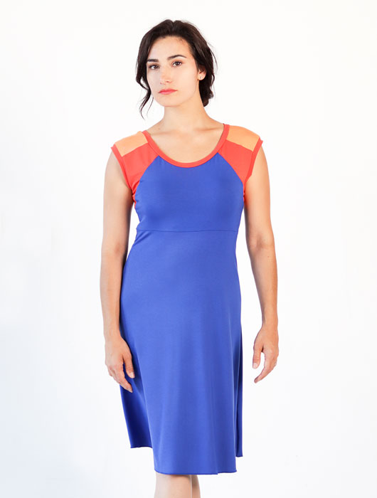 Robe bleue à empiècements