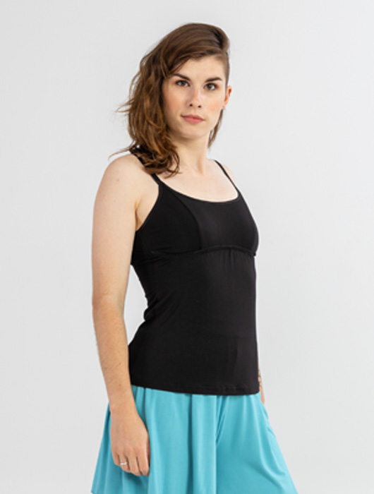Camisole noire à fines bretelles