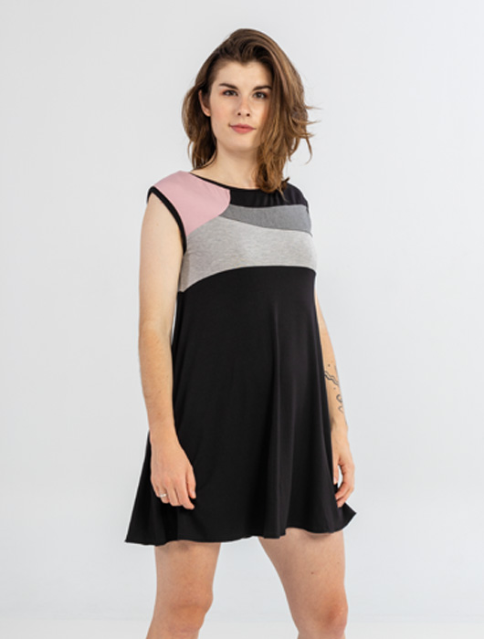 Robe noire à empiècements